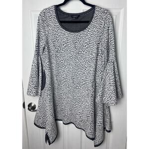 For HER nyc Shirt Bell Sleeve Flowy Long Gray White Top Pockets Size Small